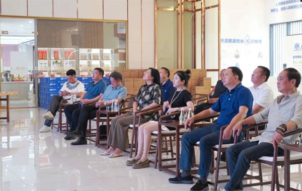 深化交流，共谋发展：青海省泸州商会赴宇泉公司考察调研